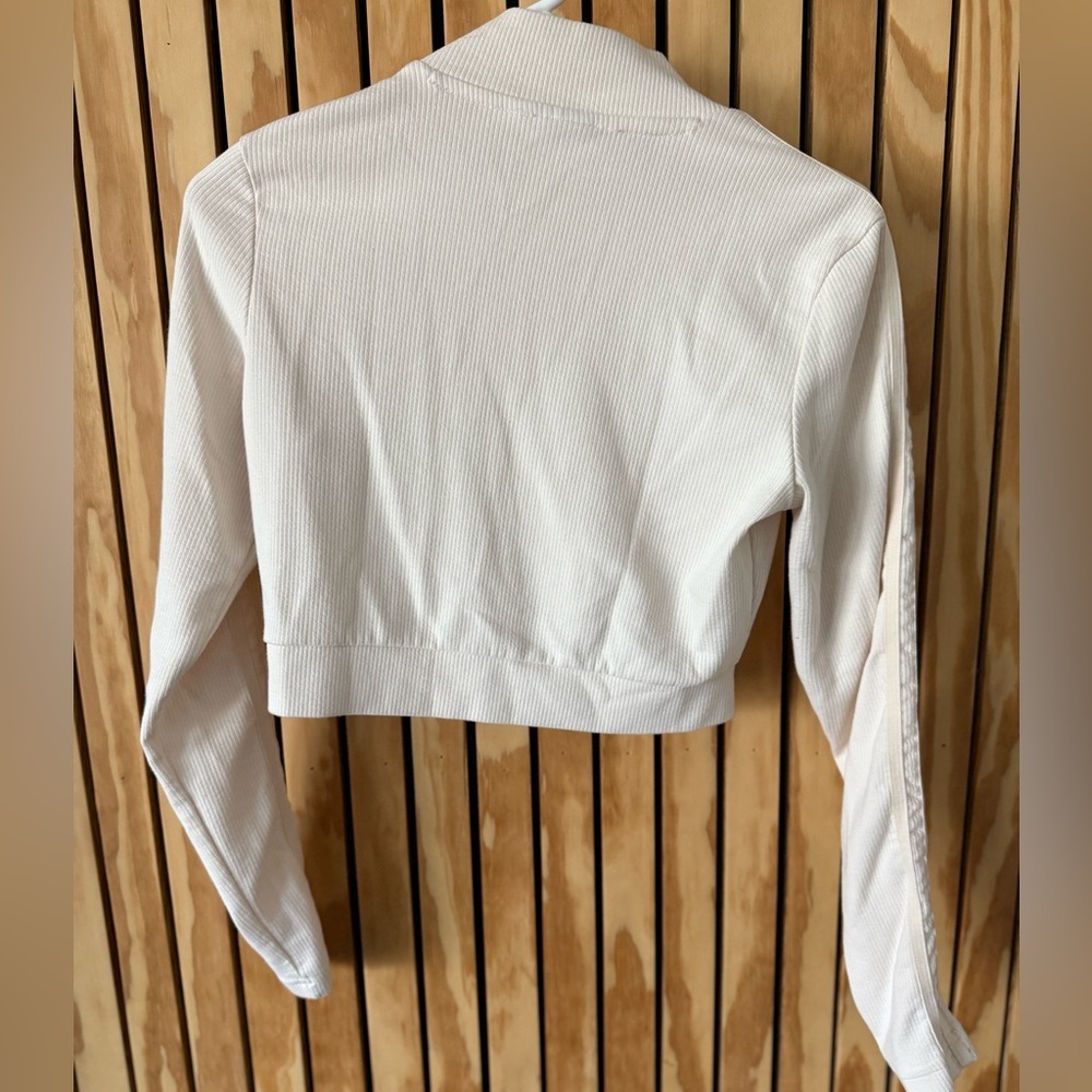 ADIDAS Cream Ribbed Long Sleeve Mock Neck Crop Top - Small - Picture 3 of 4